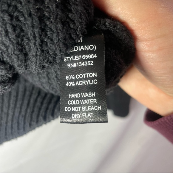 Ambiance Apparel Cropped Knit Sweater 🖤 - Picture 3 of 5